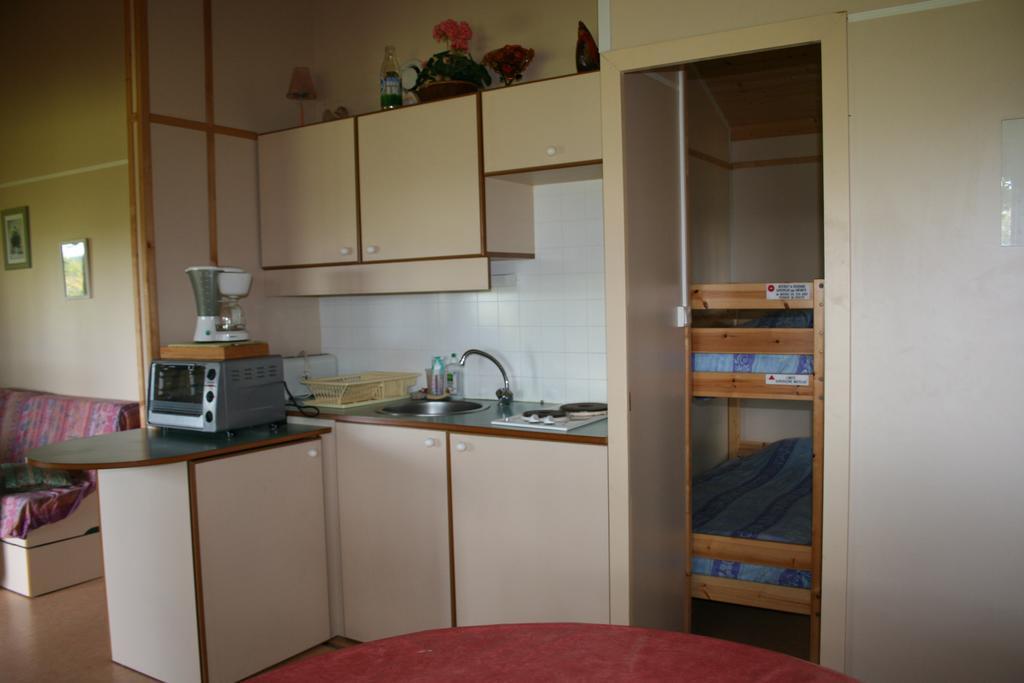 La Ptite Ferme De Caro Hotel Meyrignac-l'Eglise ภายนอก รูปภาพ
